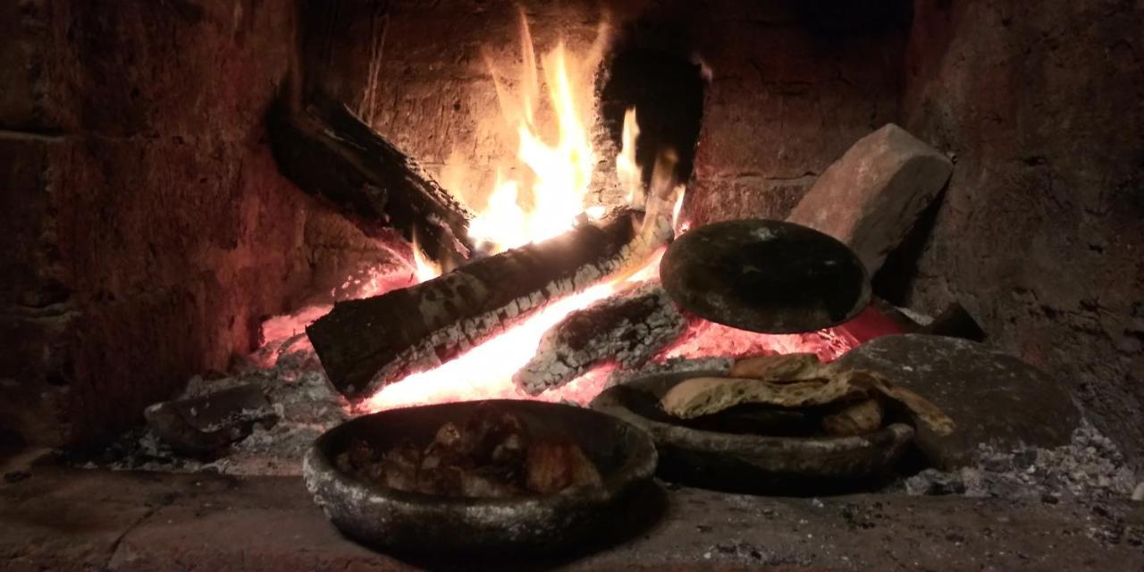 dimis ferdobi Hostel Eksteriør bilde